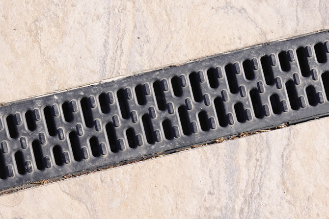 Linear trench grates